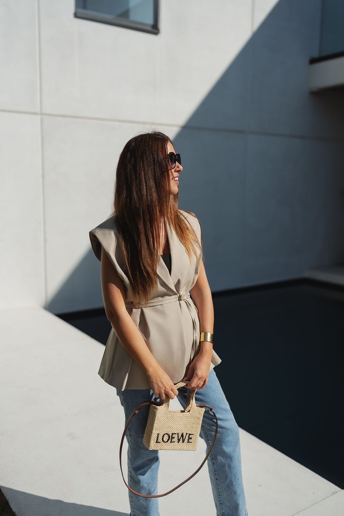 Vest Button Strap Greige