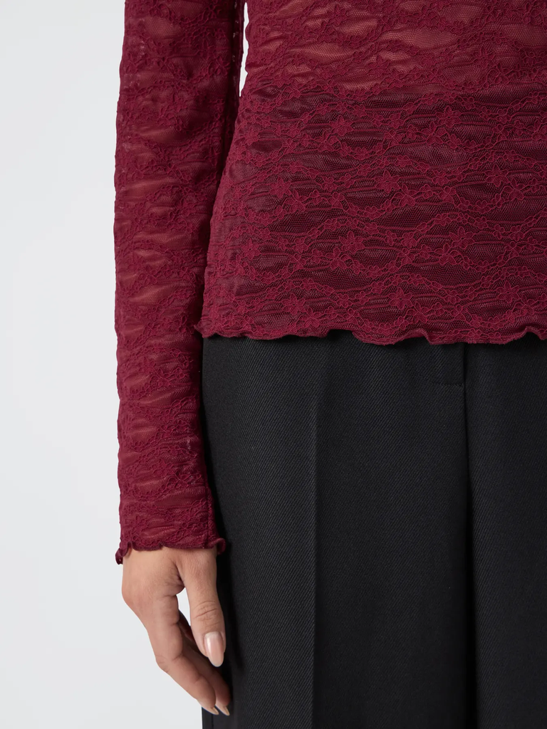 Top Cara Lace Tibetan Red