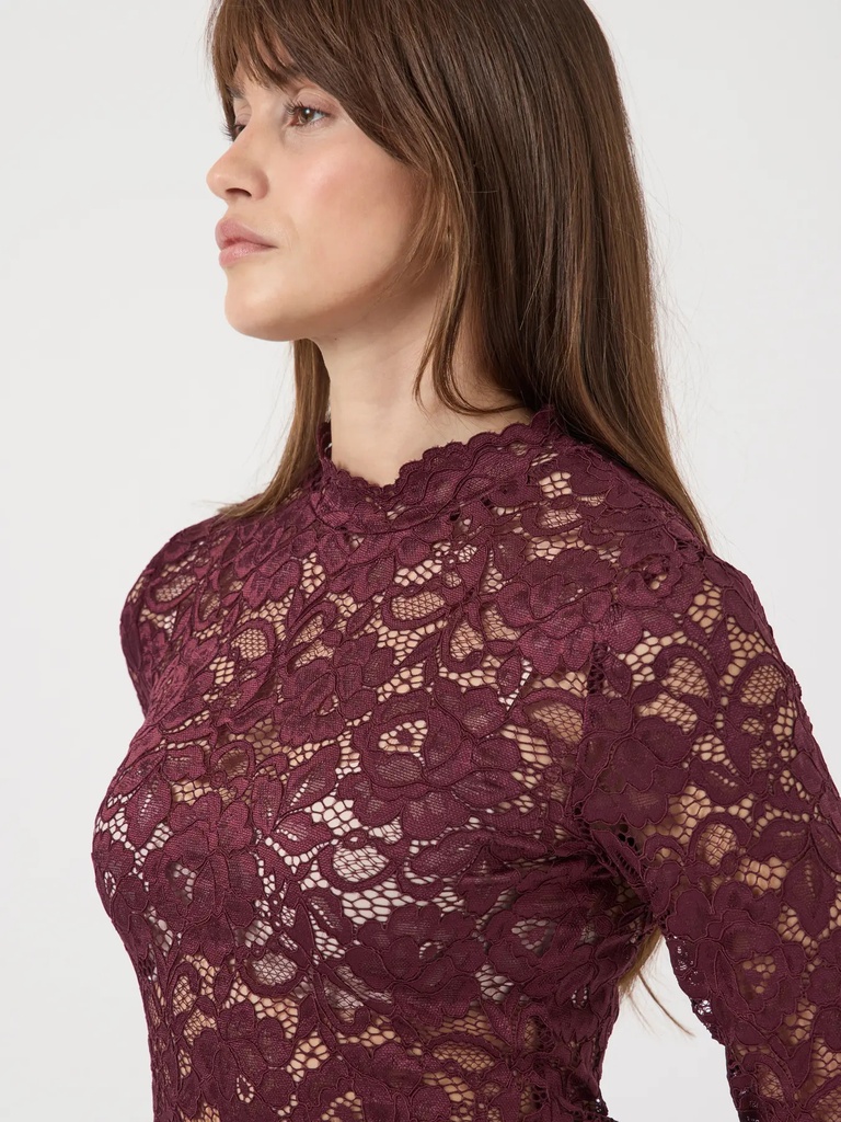 Lace Top Lacey Port Royale