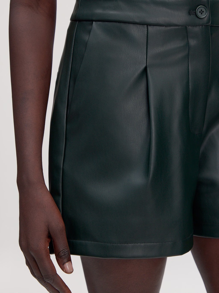 Short Silvia Pine Grove