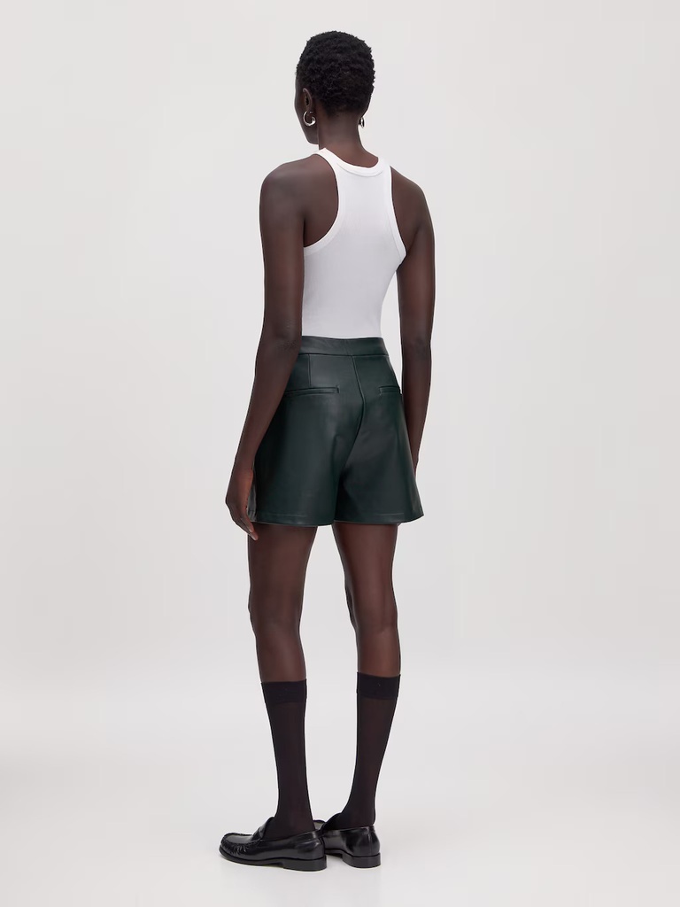 Short Silvia Pine Grove