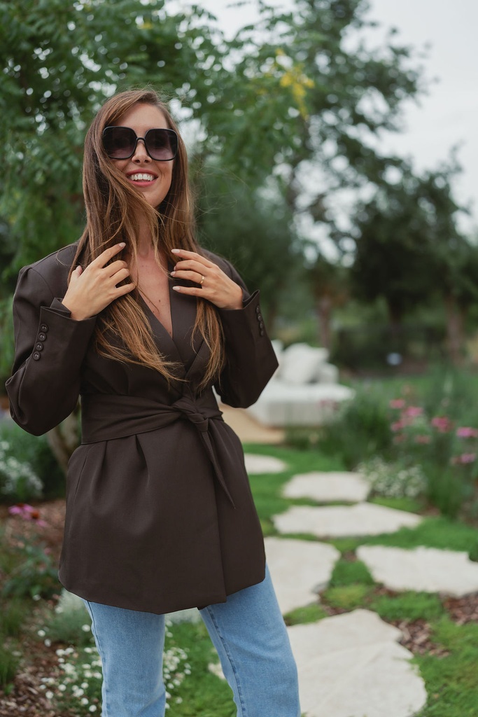 Blazer with belt brown