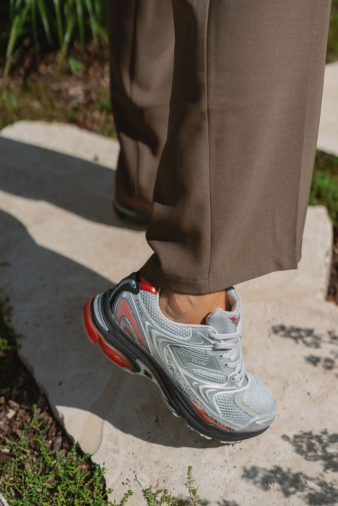 Sneaker Evolution Jupiter Icefire