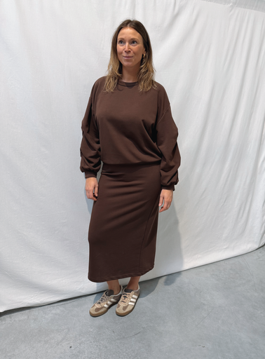 NAO Sweater Chocolate